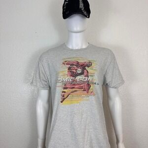 Vintage 2015 Comic-Con International T-Shirt | The Flash Graphic | San Diego